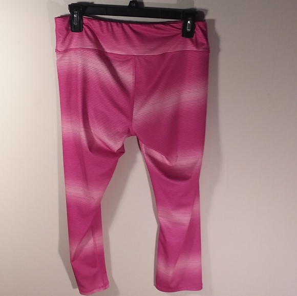 Y398. RBX. LARGE PINK CAPRI PANTS. - Picture 2 of 6